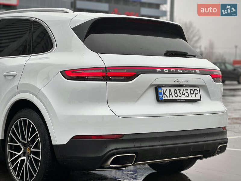 Внедорожник / Кроссовер Porsche Cayenne 2017 в Киеве