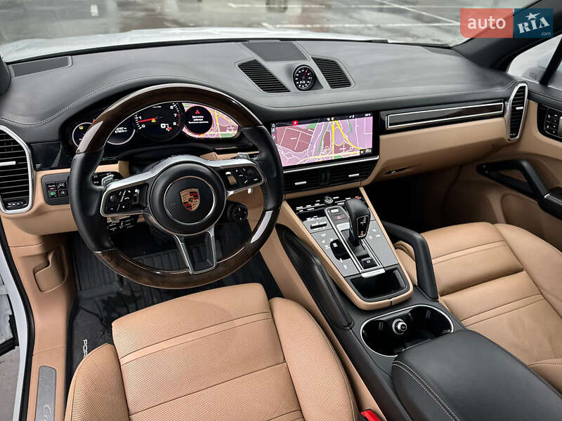 Внедорожник / Кроссовер Porsche Cayenne 2017 в Киеве