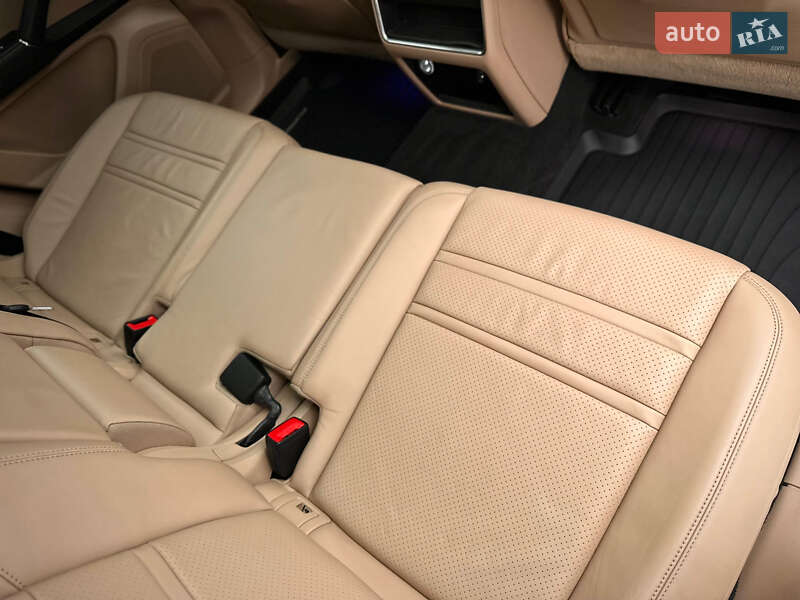 Внедорожник / Кроссовер Porsche Cayenne 2017 в Киеве