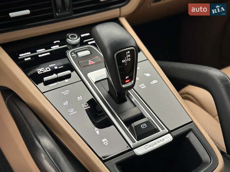 Внедорожник / Кроссовер Porsche Cayenne 2017 в Киеве