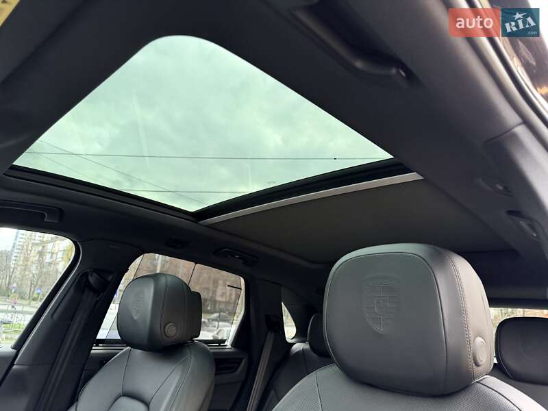 Позашляховик / Кросовер Porsche Cayenne 2019 в Києві