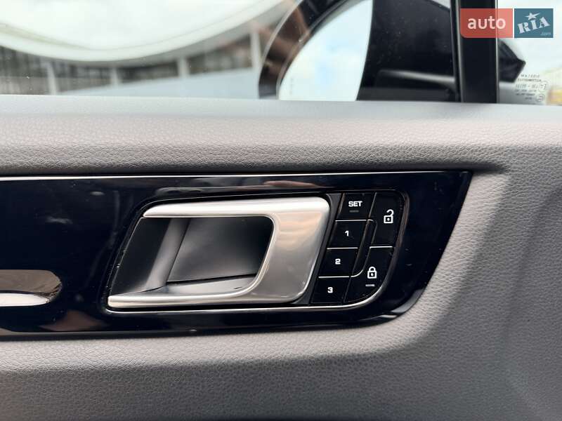 Позашляховик / Кросовер Porsche Cayenne 2019 в Києві