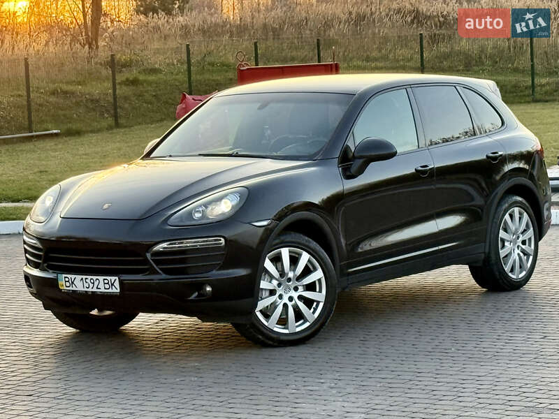 Внедорожник / Кроссовер Porsche Cayenne 2011 в Ровно
