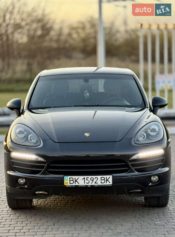 Внедорожник / Кроссовер Porsche Cayenne 2011 в Ровно