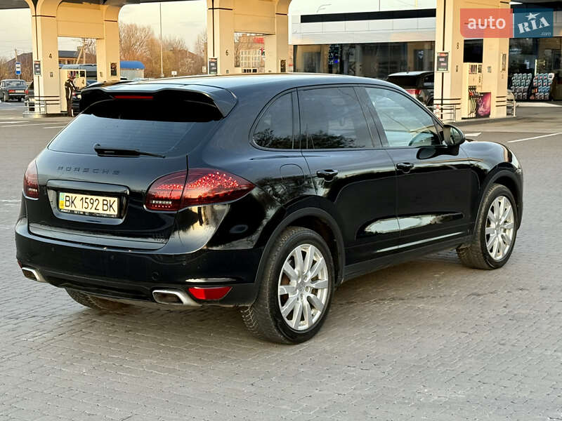 Внедорожник / Кроссовер Porsche Cayenne 2011 в Ровно