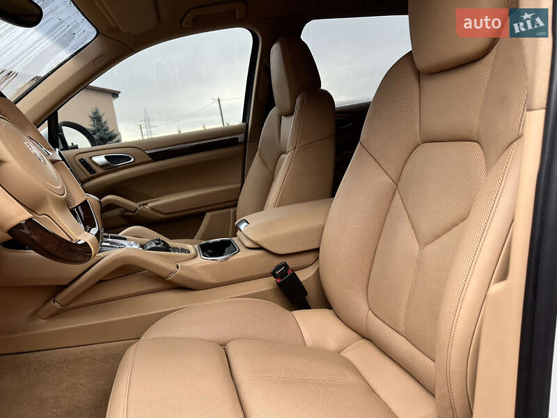 Внедорожник / Кроссовер Porsche Cayenne 2012 в Днепре