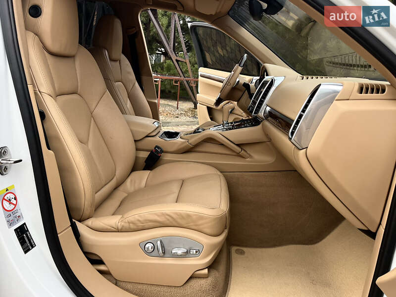 Внедорожник / Кроссовер Porsche Cayenne 2012 в Днепре