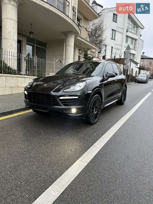 Внедорожник / Кроссовер Porsche Cayenne 2013 в Киеве