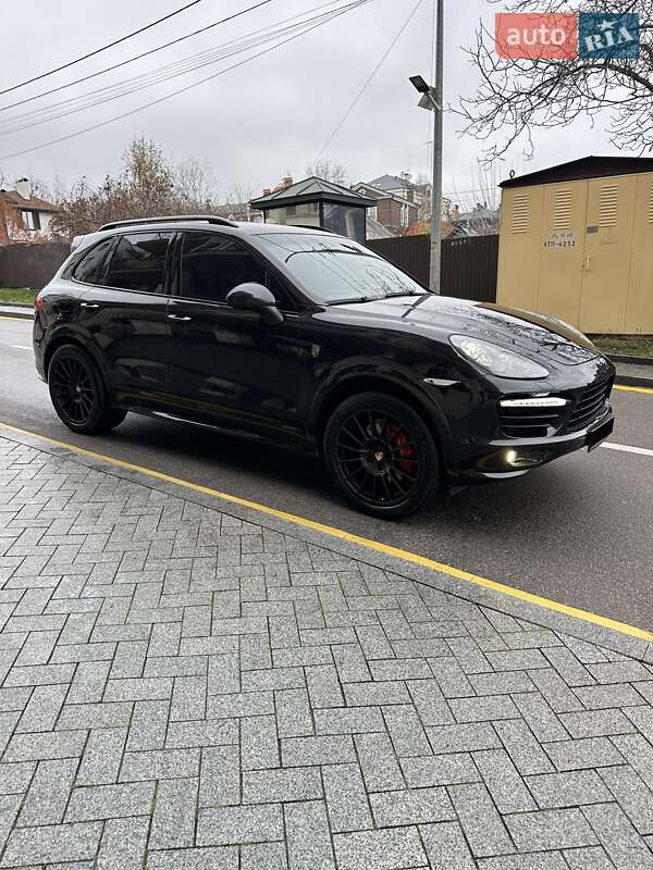 Внедорожник / Кроссовер Porsche Cayenne 2013 в Киеве