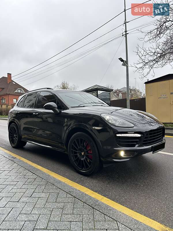 Внедорожник / Кроссовер Porsche Cayenne 2013 в Киеве