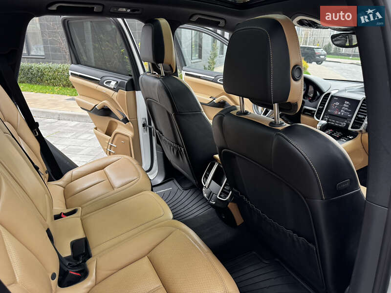 Внедорожник / Кроссовер Porsche Cayenne 2017 в Киеве