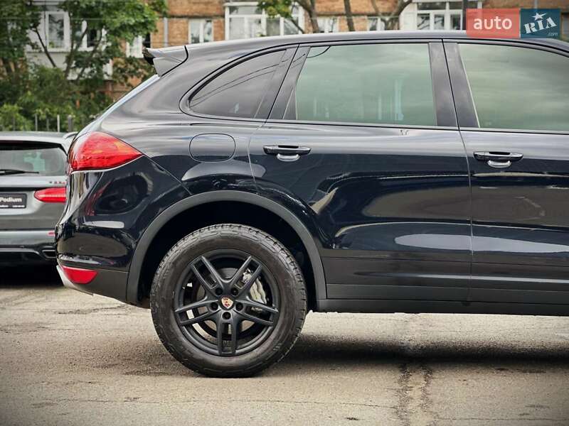 Внедорожник / Кроссовер Porsche Cayenne 2013 в Киеве