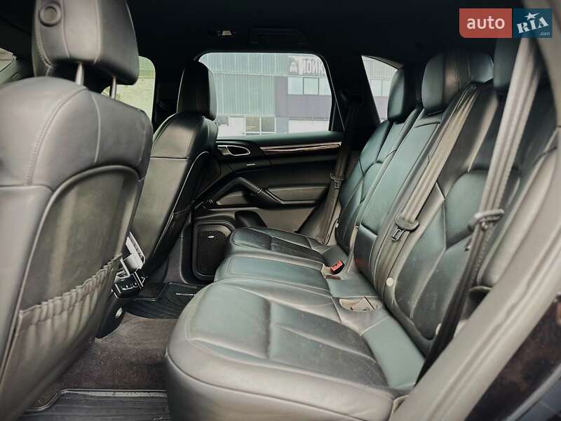 Внедорожник / Кроссовер Porsche Cayenne 2013 в Киеве