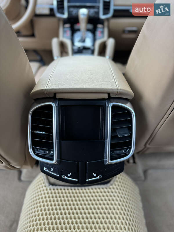 Позашляховик / Кросовер Porsche Cayenne 2014 в Вінниці