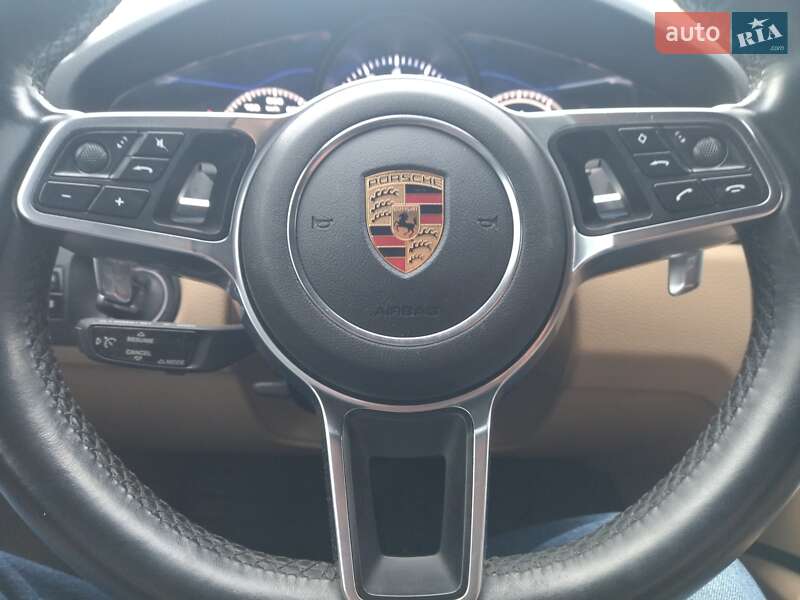Позашляховик / Кросовер Porsche Cayenne 2018 в Чернігові