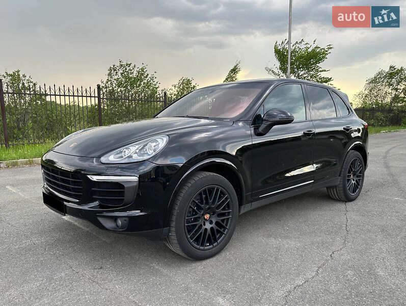 Внедорожник / Кроссовер Porsche Cayenne 2015 в Овидиополе