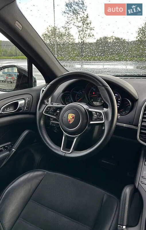 Внедорожник / Кроссовер Porsche Cayenne 2015 в Овидиополе