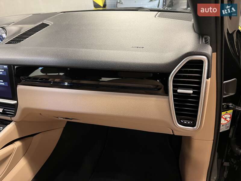 Позашляховик / Кросовер Porsche Cayenne 2018 в Києві