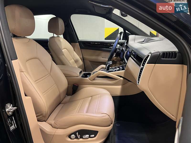 Позашляховик / Кросовер Porsche Cayenne 2018 в Києві