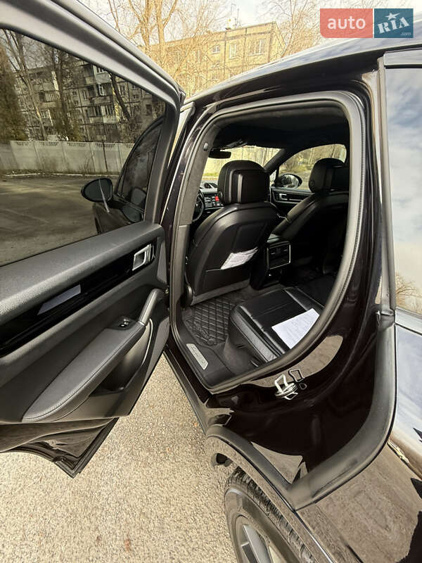 Внедорожник / Кроссовер Porsche Cayenne 2018 в Днепре фото 14 Внедорожник / Кроссовер Porsche Cayenne 2018 в Днепре