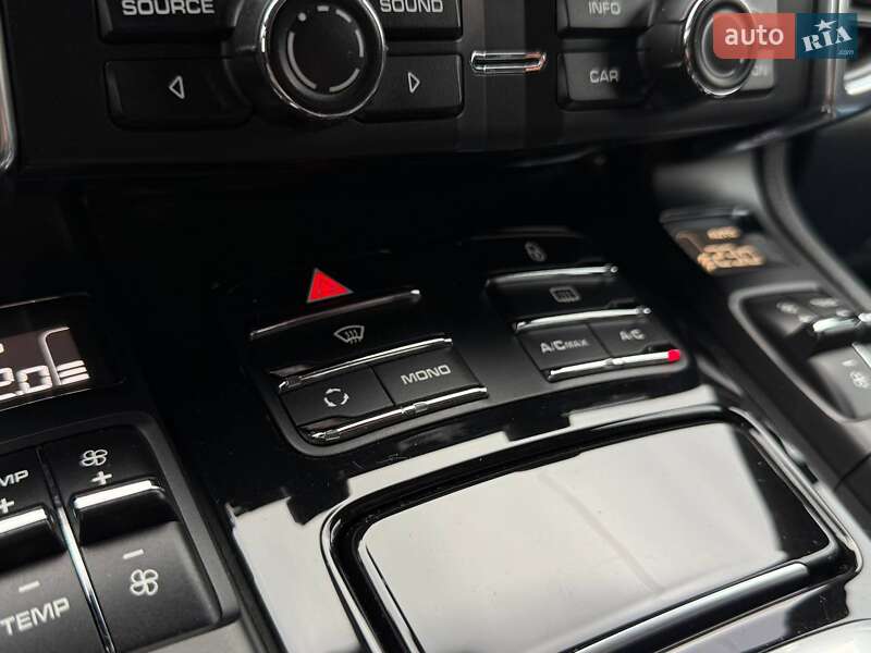 Внедорожник / Кроссовер Porsche Cayenne 2013 в Киеве