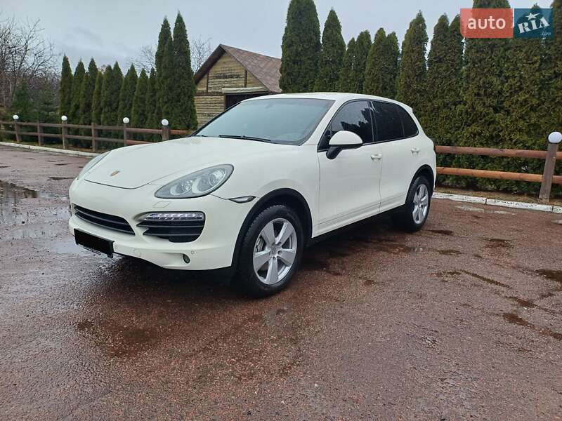 Позашляховик / Кросовер Porsche Cayenne 2011 в Чернігові