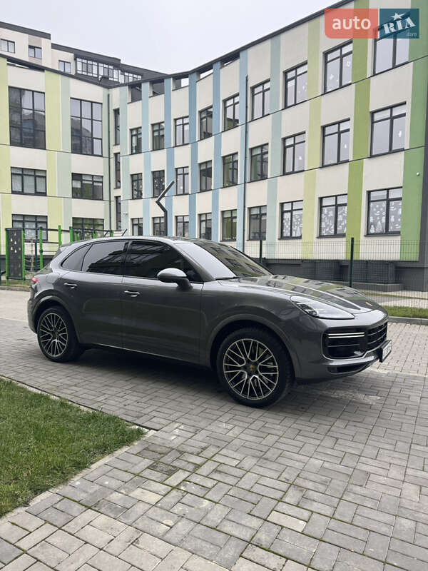 Внедорожник / Кроссовер Porsche Cayenne 2021 в Ивано-Франковске