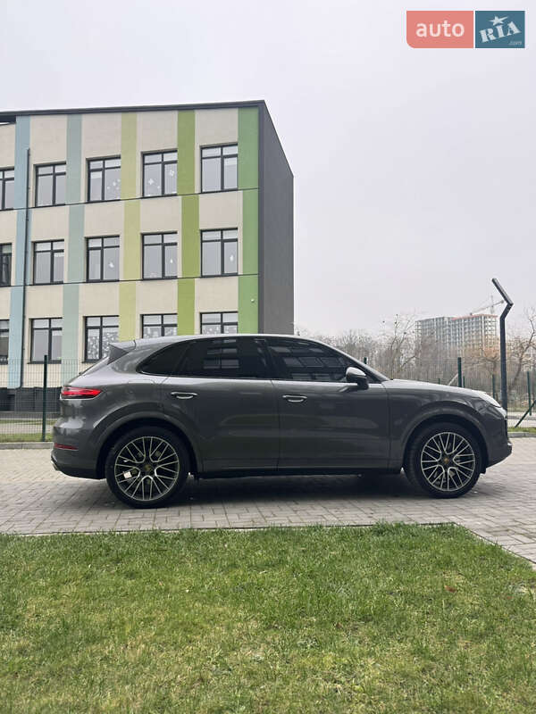 Внедорожник / Кроссовер Porsche Cayenne 2021 в Ивано-Франковске
