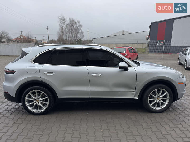 Внедорожник / Кроссовер Porsche Cayenne 2018 в Луцке