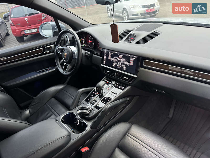 Внедорожник / Кроссовер Porsche Cayenne 2018 в Луцке