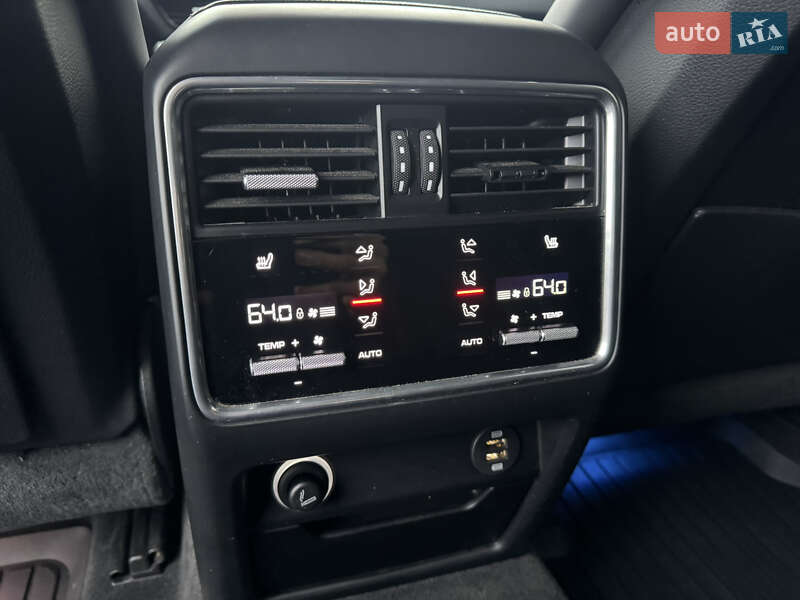 Внедорожник / Кроссовер Porsche Cayenne 2018 в Луцке