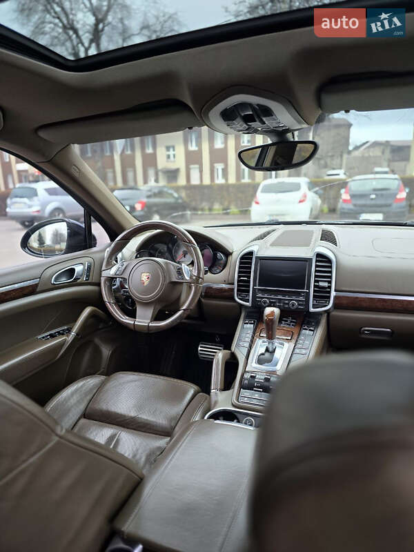 Позашляховик / Кросовер Porsche Cayenne 2010 в Одесі