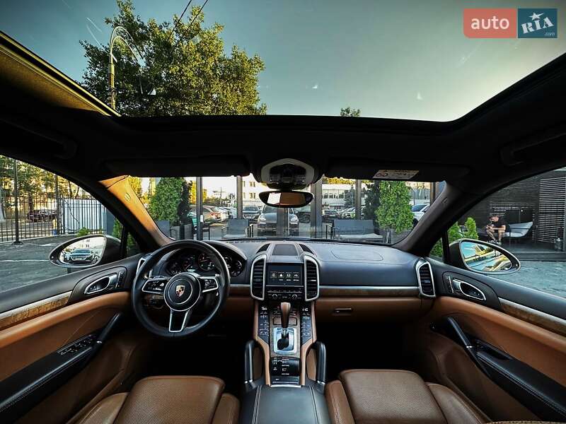 Внедорожник / Кроссовер Porsche Cayenne 2016 в Киеве