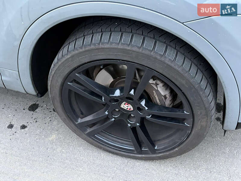 Внедорожник / Кроссовер Porsche Cayenne 2016 в Днепре