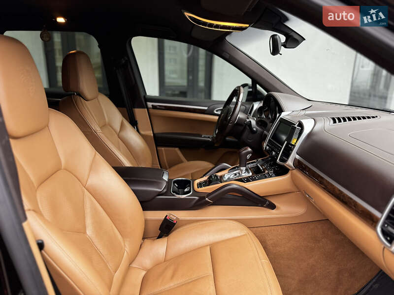 Внедорожник / Кроссовер Porsche Cayenne 2013 в Киеве