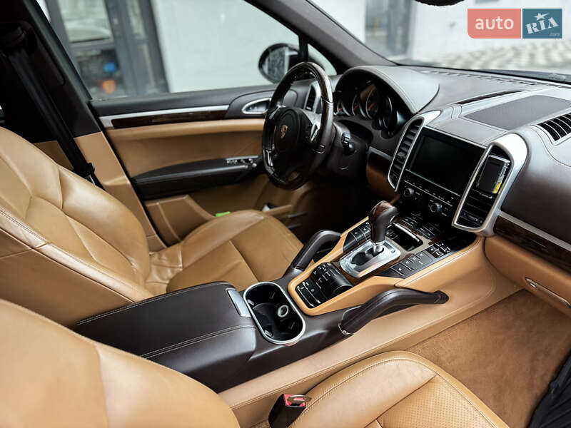 Внедорожник / Кроссовер Porsche Cayenne 2013 в Киеве