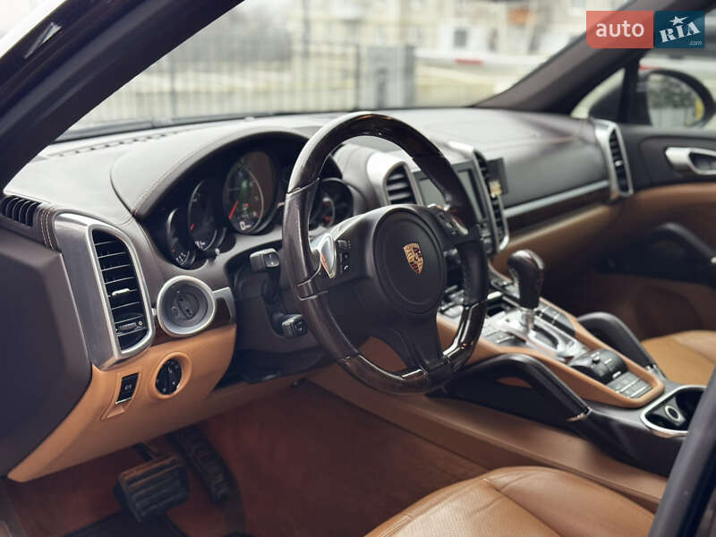 Внедорожник / Кроссовер Porsche Cayenne 2013 в Киеве