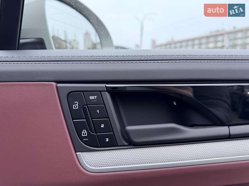 Позашляховик / Кросовер Porsche Cayenne 2024 в Києві