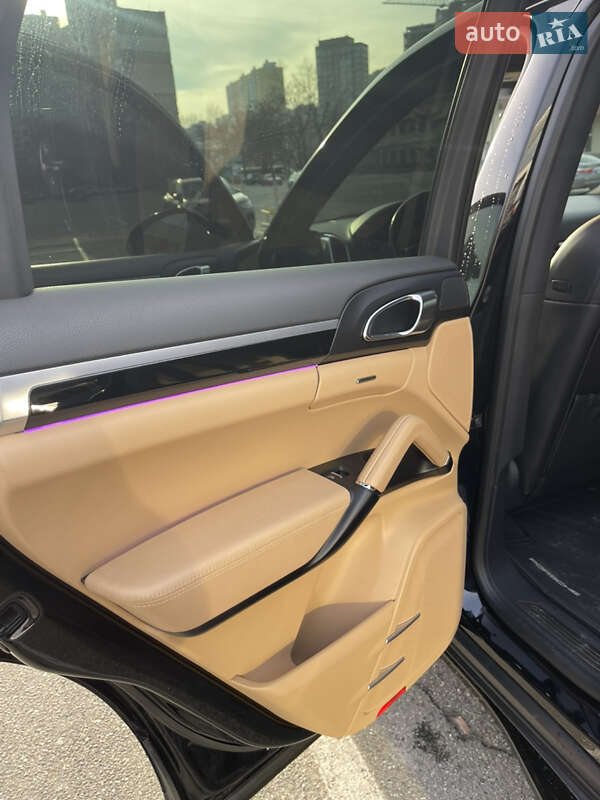 Внедорожник / Кроссовер Porsche Cayenne 2016 в Броварах фото 18 Внедорожник / Кроссовер Porsche Cayenne 2016 в Броварах