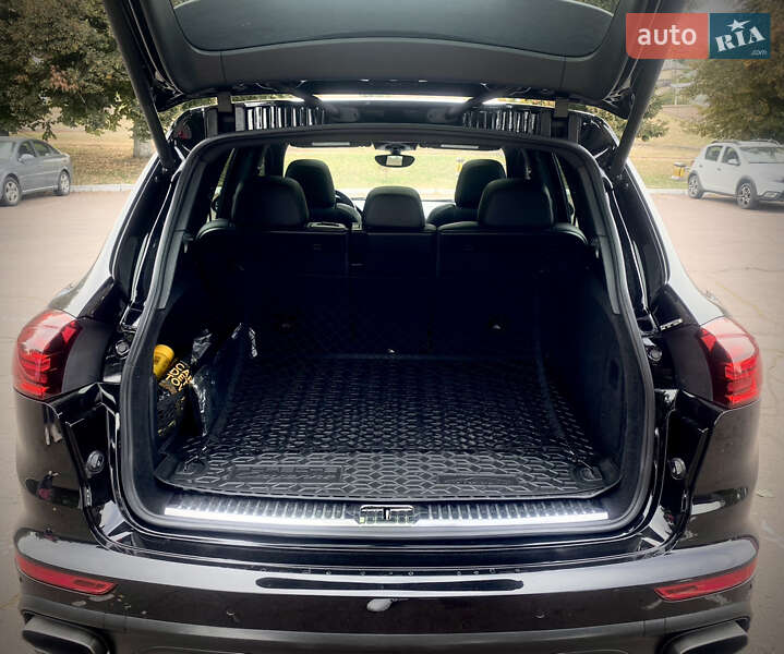 Внедорожник / Кроссовер Porsche Cayenne 2016 в Киеве фото 80 Внедорожник / Кроссовер Porsche Cayenne 2016 в Киеве