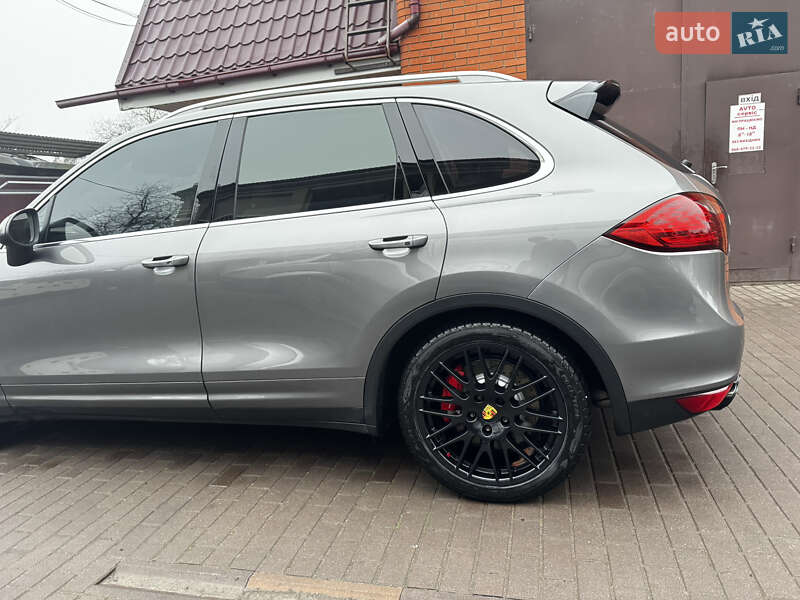 Внедорожник / Кроссовер Porsche Cayenne 2010 в Киеве