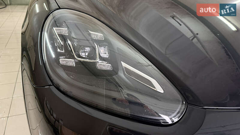 Внедорожник / Кроссовер Porsche Cayenne 2017 в Киеве фото 12 Внедорожник / Кроссовер Porsche Cayenne 2017 в Киеве