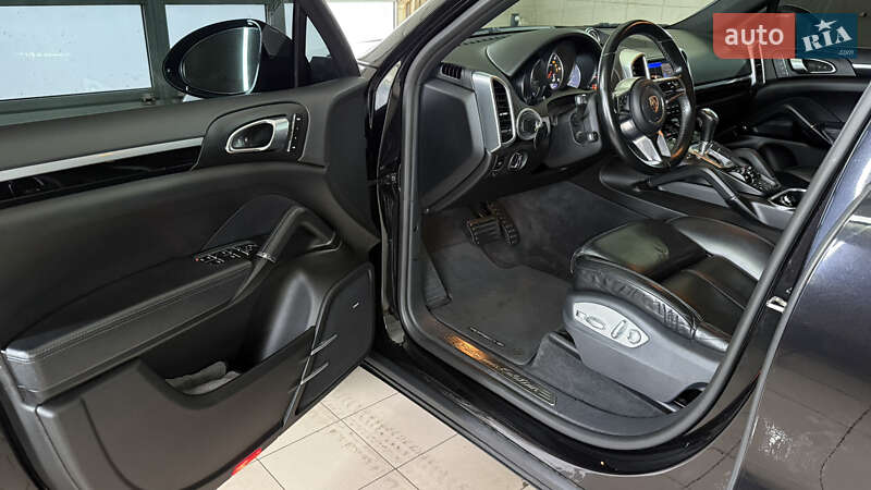 Внедорожник / Кроссовер Porsche Cayenne 2017 в Киеве фото 14 Внедорожник / Кроссовер Porsche Cayenne 2017 в Киеве