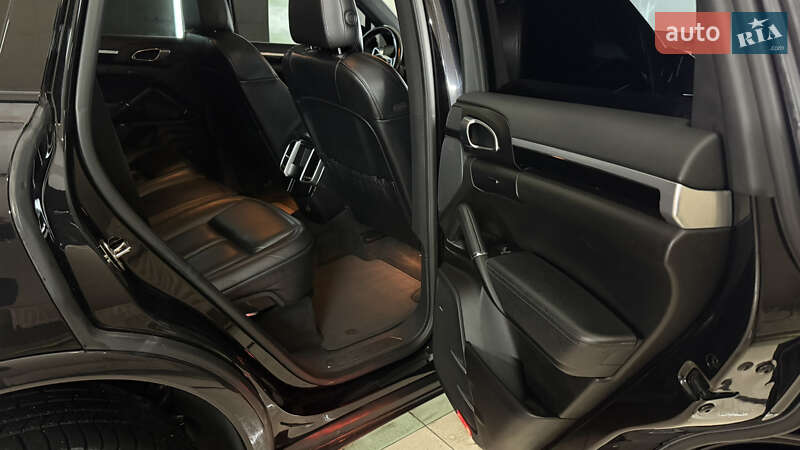 Внедорожник / Кроссовер Porsche Cayenne 2017 в Киеве фото 34 Внедорожник / Кроссовер Porsche Cayenne 2017 в Киеве