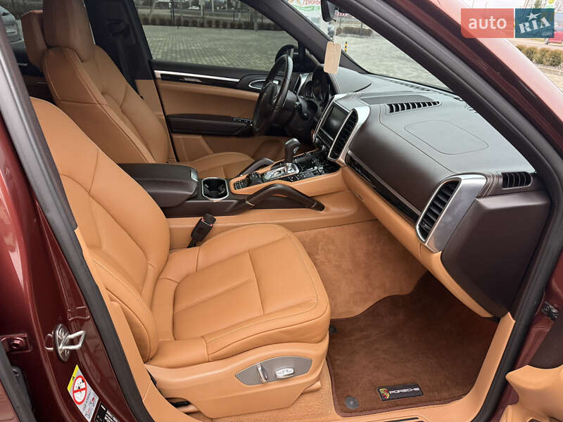 Внедорожник / Кроссовер Porsche Cayenne 2011 в Хусте фото 10 Внедорожник / Кроссовер Porsche Cayenne 2011 в Хусте