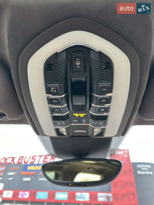 Позашляховик / Кросовер Porsche Cayenne 2016 в Києві