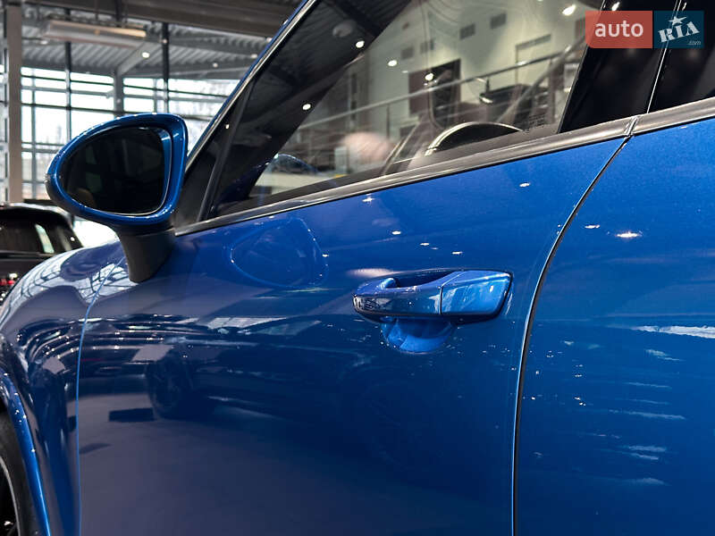 Позашляховик / Кросовер Porsche Cayenne 2016 в Одесі