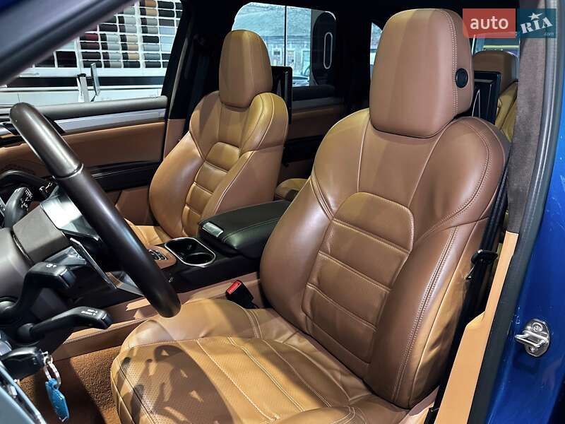 Позашляховик / Кросовер Porsche Cayenne 2016 в Одесі