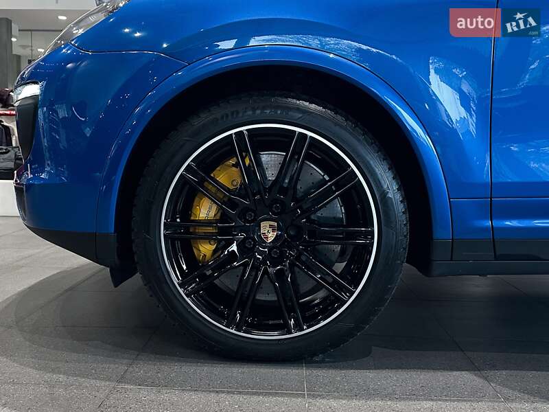 Позашляховик / Кросовер Porsche Cayenne 2016 в Одесі