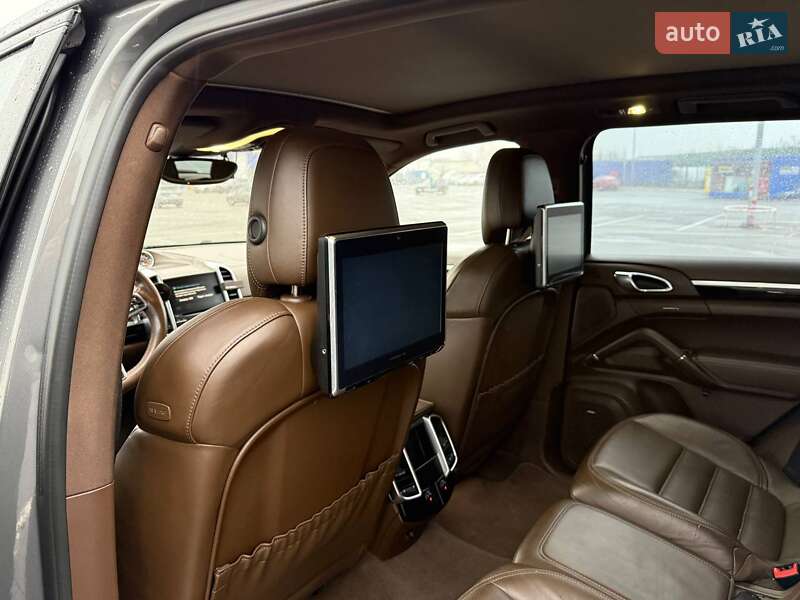 Внедорожник / Кроссовер Porsche Cayenne 2016 в Киеве фото 28 Внедорожник / Кроссовер Porsche Cayenne 2016 в Киеве